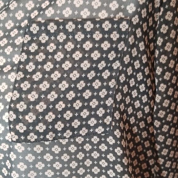 šø3/12$-AmericanāEagle,āFloralĀ ButtonāSemiāSheerāBlouse - Picture 5 of 7